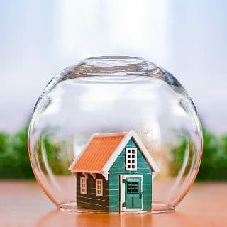 עיריית הרצליה ורשות המקרקעין הסתכסכו – והפרויקט מוקפא